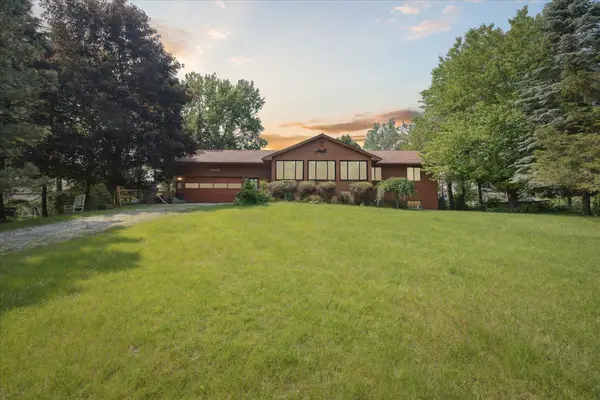 8886 Coleman Road, Haslett, MI 48840