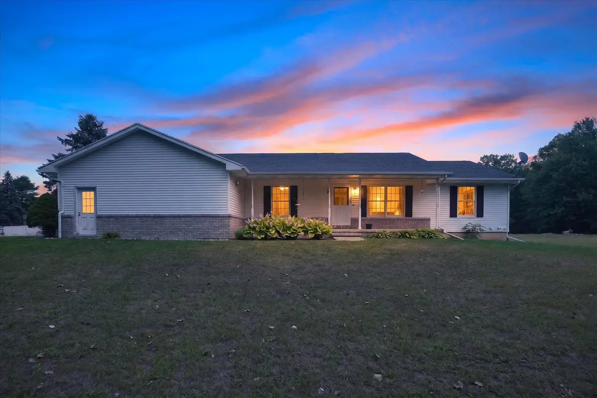 635 W Poplar Street, Carson City, MI 48811 - #1