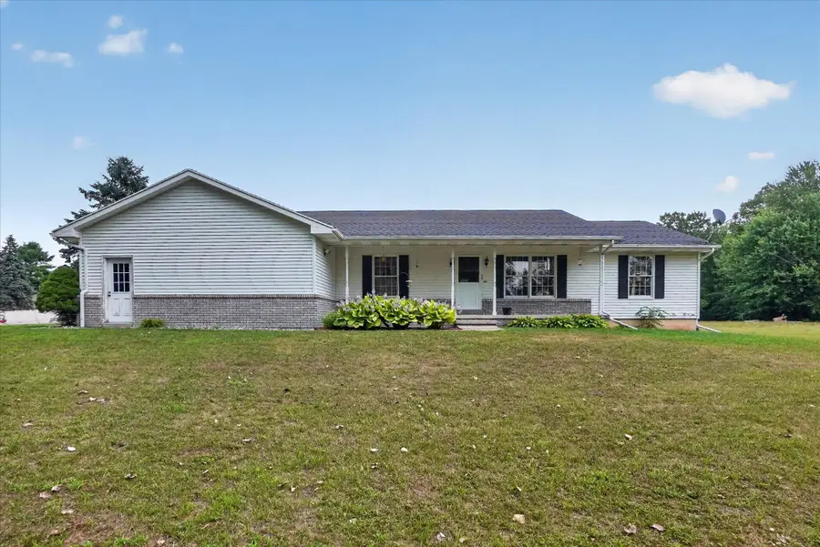 635 W Poplar Street, Carson City, MI 48811 - #2