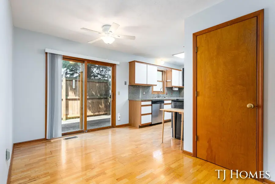 5721 Jefferson Avenue Se, Grand Rapids, MI 49548 - #3