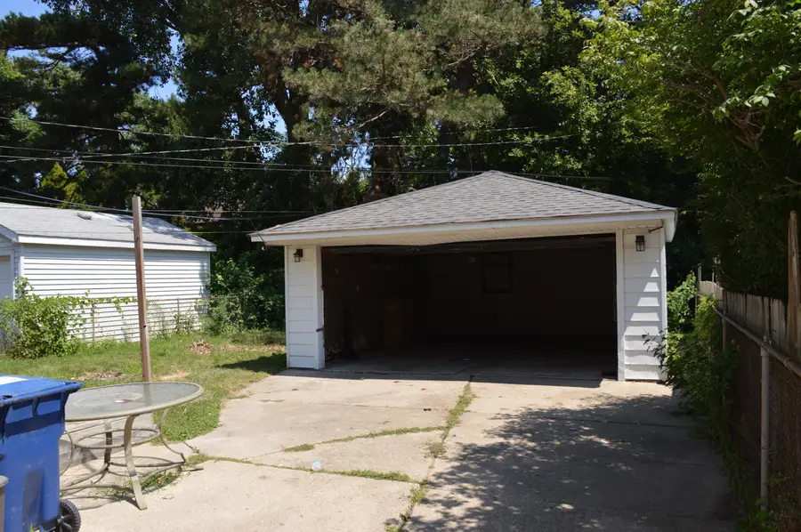 9968 Nathaline Avenue, Redford, MI 48239 - #3