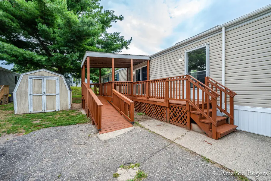 11369 Dorothy Street Se, Lowell, MI 49331 - #2
