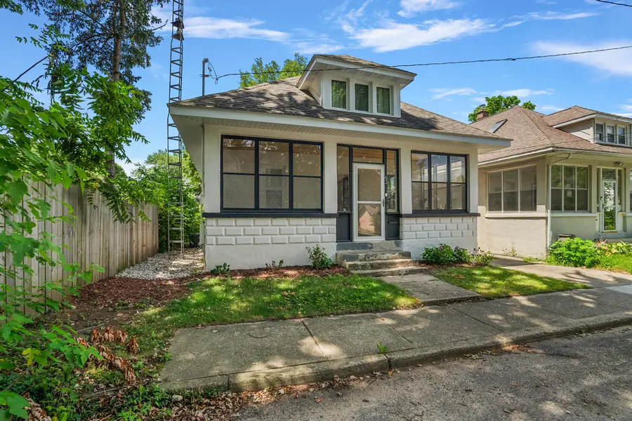 63 Iris Place Ne, Grand Rapids, MI 49503 - #2
