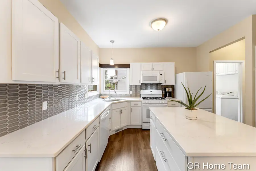 7436 Las Palmas Drive Ne, Rockford, MI 49341 - #3