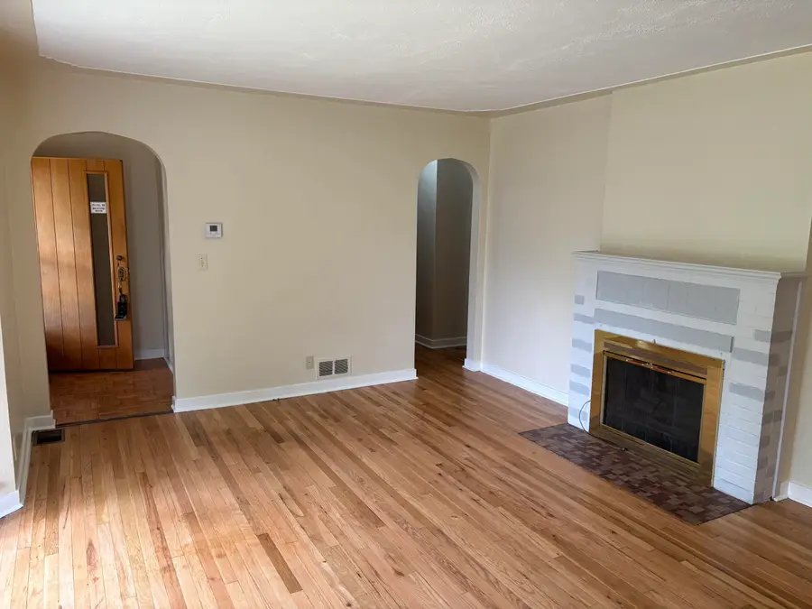 298 Mckinley Avenue N, Battle Creek, MI 49017 - #3