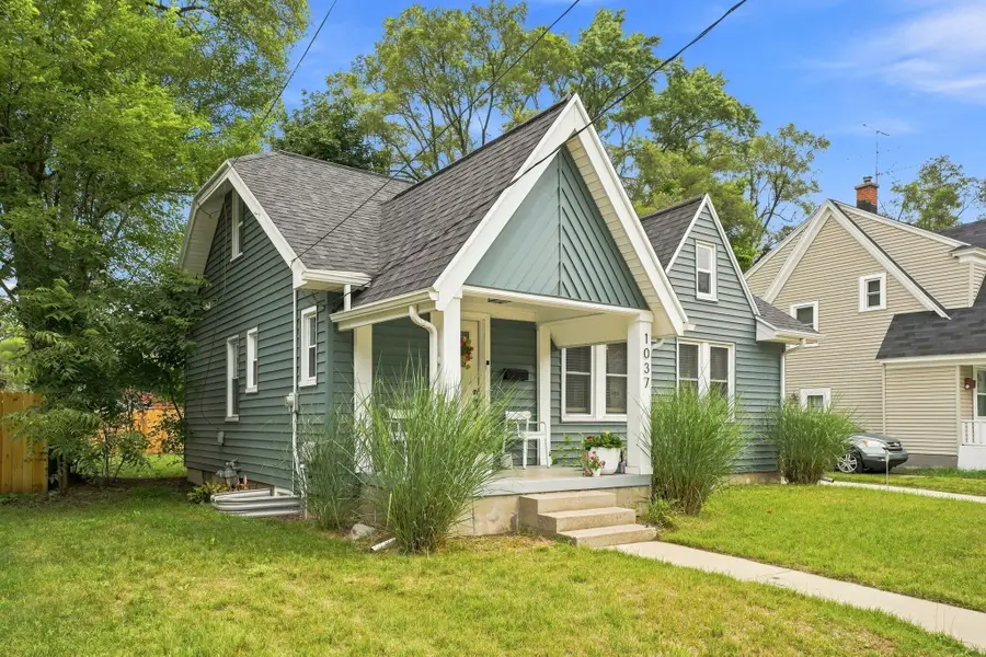 1037 Arlington Street Ne, Grand Rapids, MI 49505 - #2