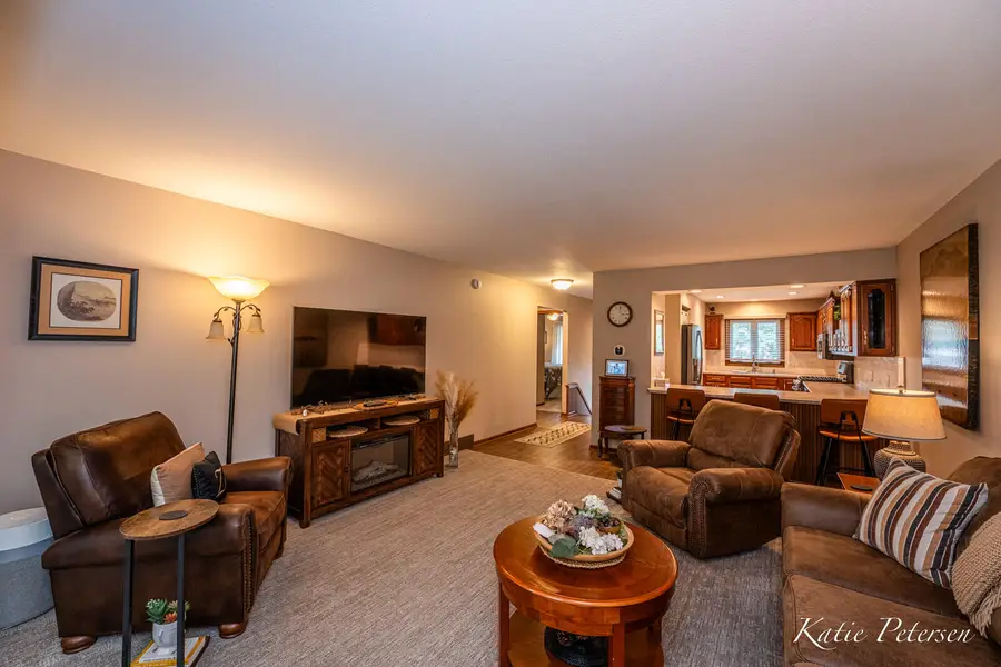 4488 N Valley Drive Ne, Grand Rapids, MI 49525 - #2