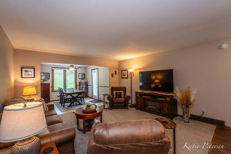 4488 N Valley Drive Ne, Grand Rapids, MI 49525 - #3
