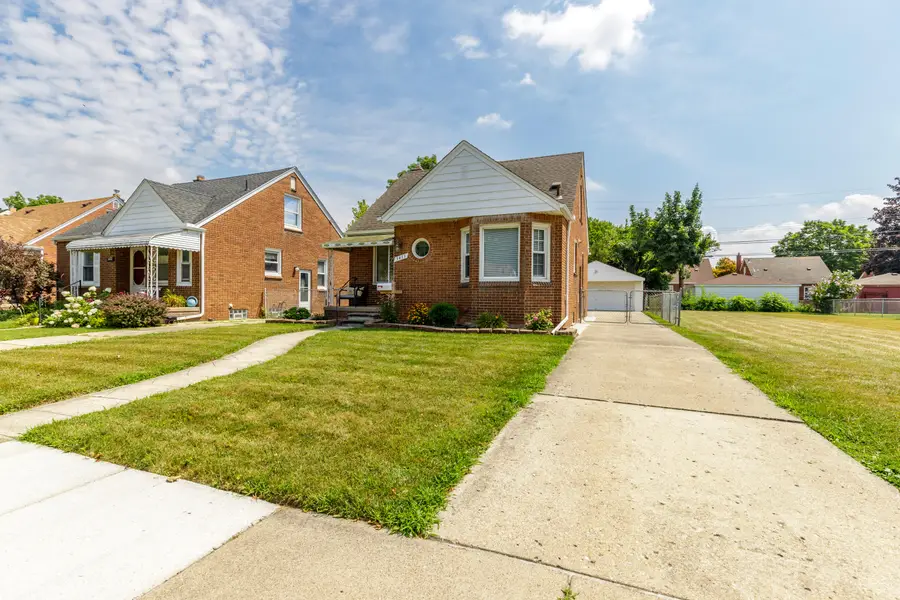 3413 Lincoln Street, Dearborn, MI 48124 - #2
