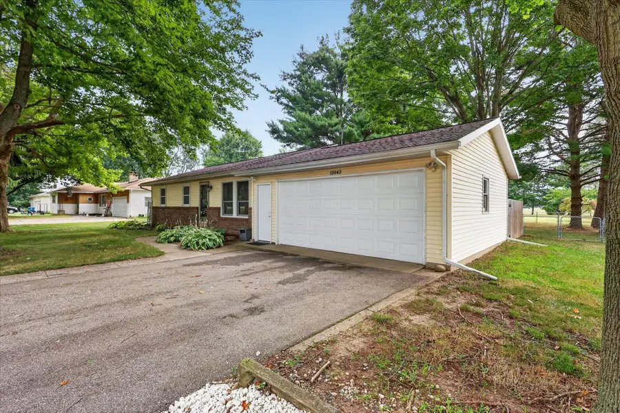 12043 S Sprinkle Road, Vicksburg, MI 49097 - #3