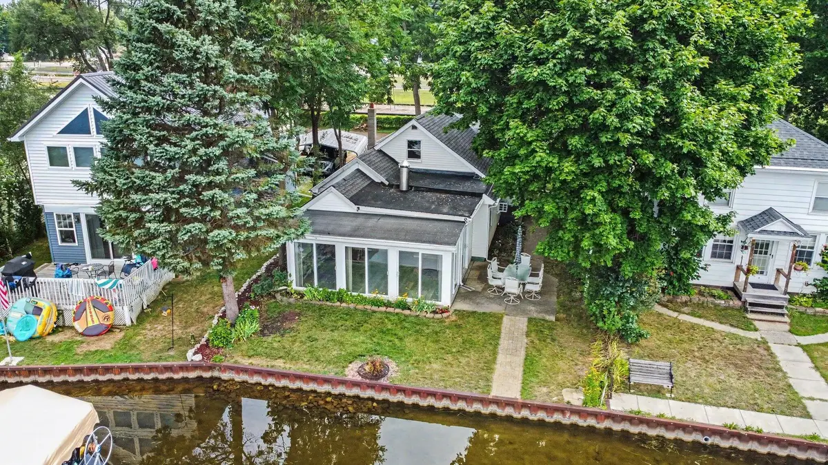 231 N Lakeside Drive, Michigan Center, MI 49254 - #1