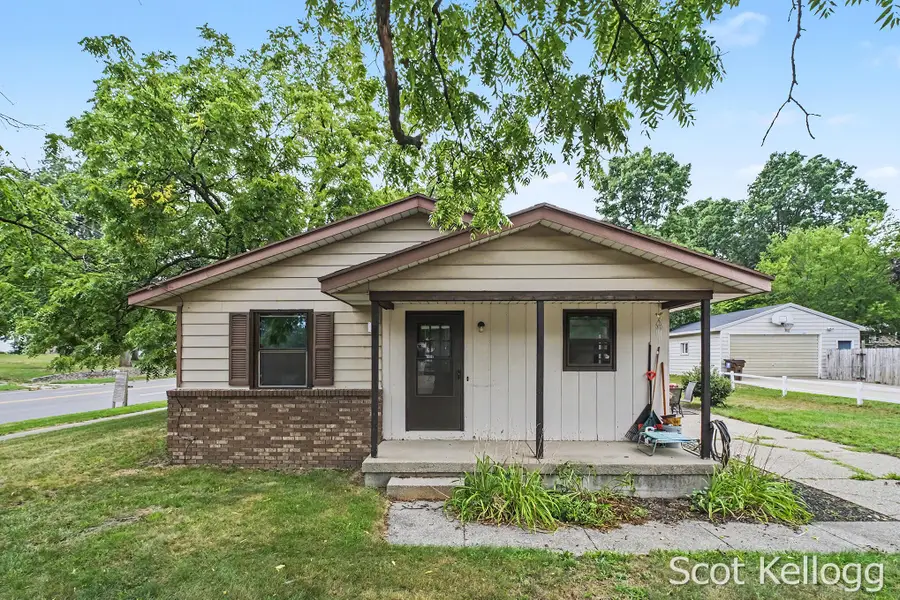 3822-3824 Burlingame Avenue Sw, Wyoming, MI 49509 - #2