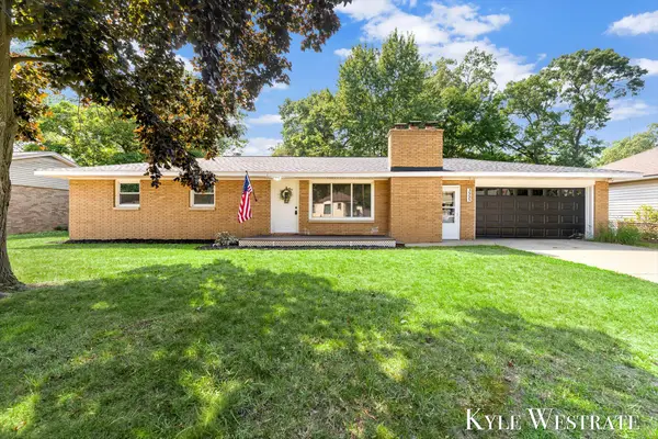 3555 Chippewa Drive, Norton Shores, MI 49441