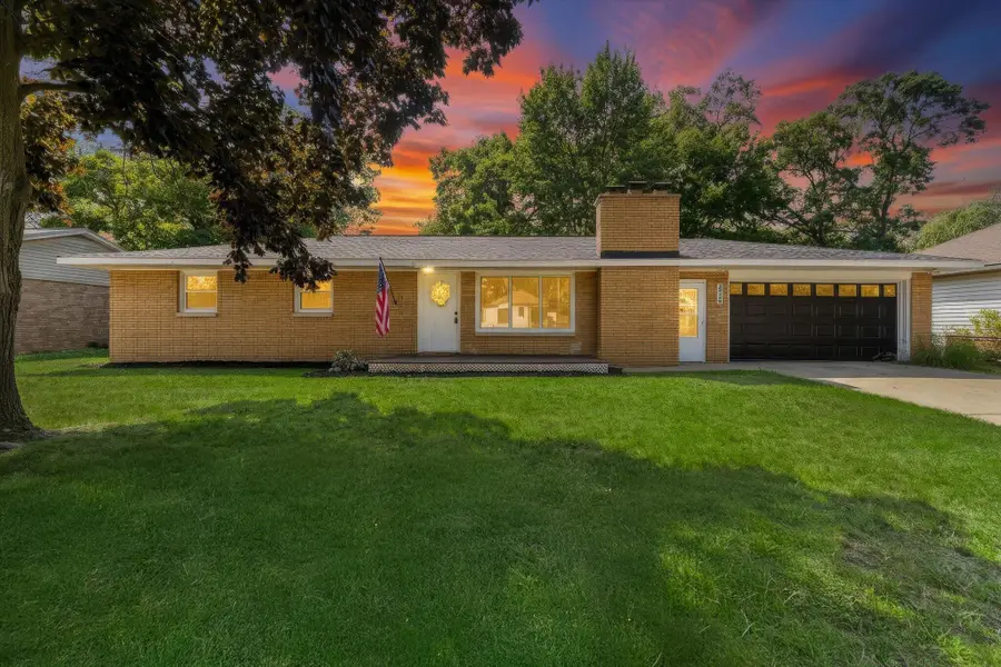 3555 Chippewa Drive, Norton Shores, MI 49441 - #2