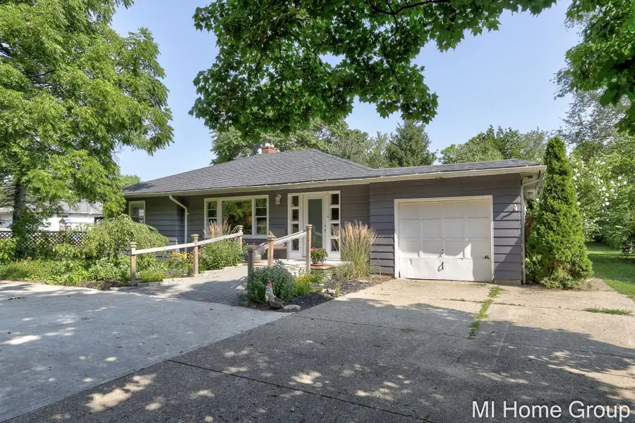 252 Thomas Street, Allegan, MI 49010 - #2