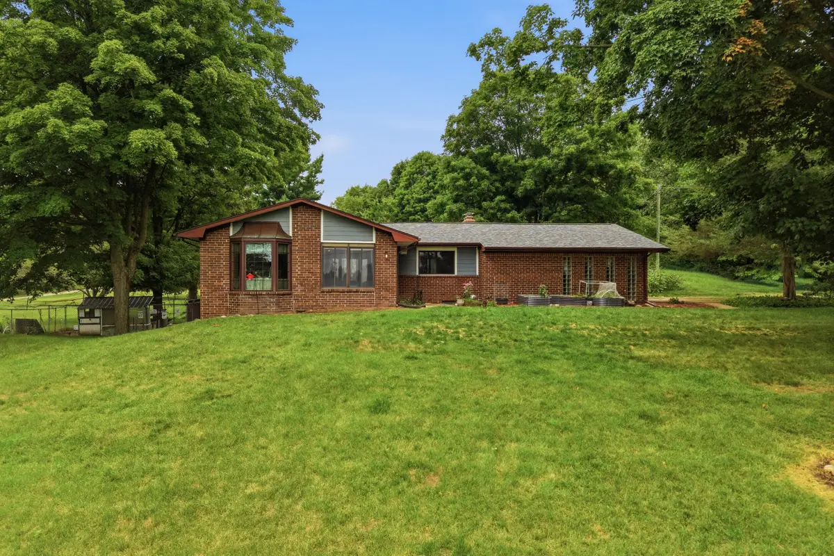 13489 Hyde Road, Hartland, MI 48353 - #1