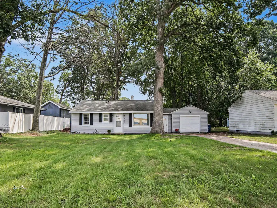 384 N 6th Avenue, Fruitport, MI 49415 - #2