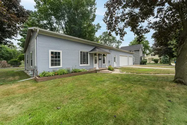 128 Floral Avenue, Plainwell, MI 49080