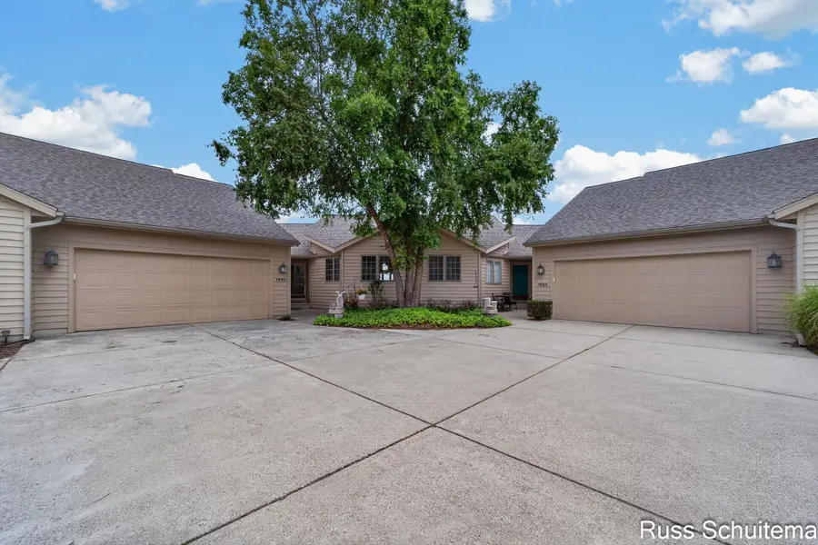 1682 W Harbour Towne Circle, Muskegon, MI 49441 - #3