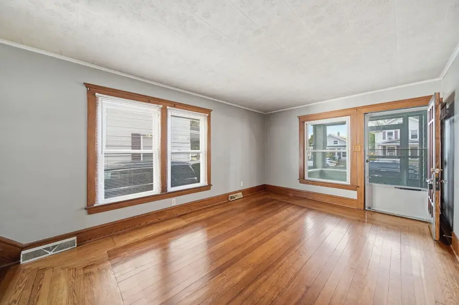 727 Union Street, Jackson, MI 49203 - #3