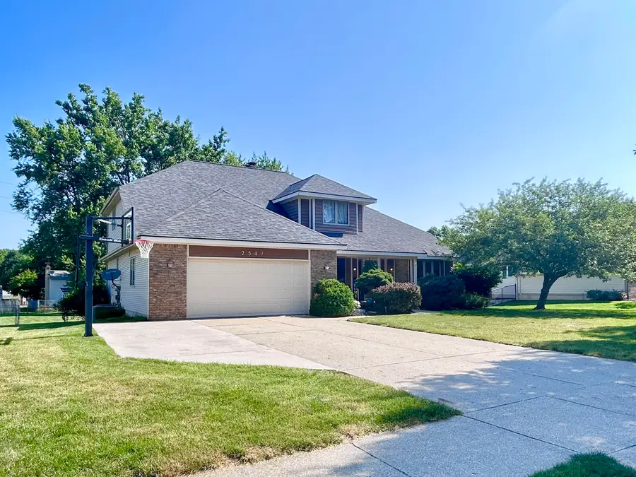 2547 Moerland Drive Nw, Grand Rapids, MI 49504 - #2