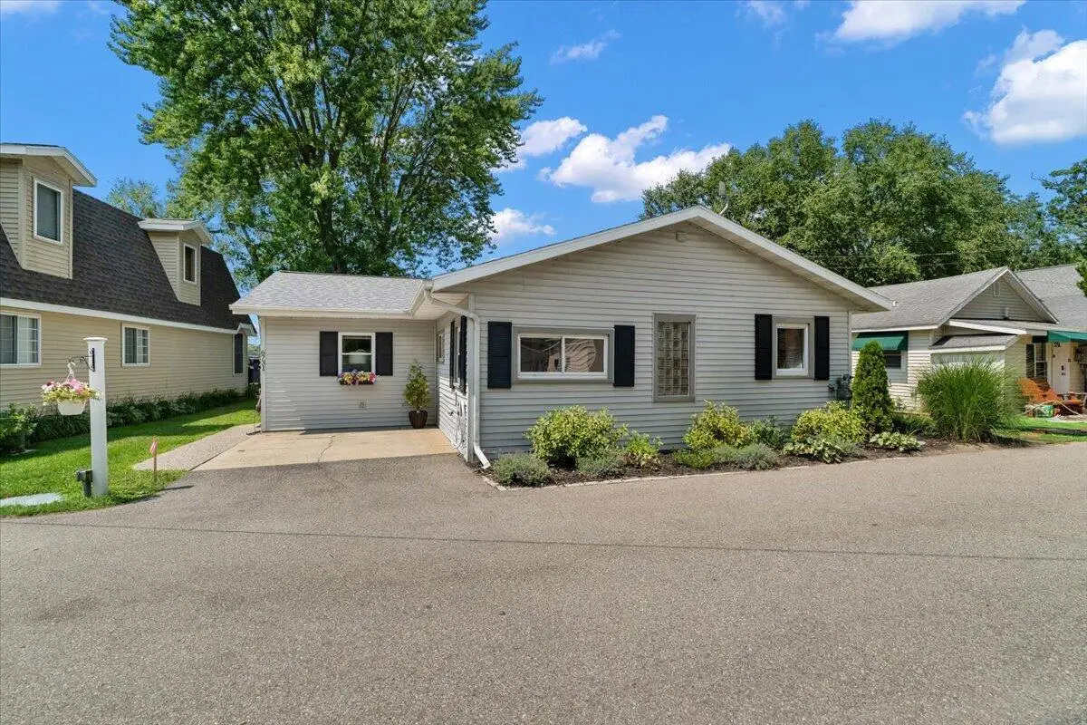 6731 Campau Lake Drive Se, Alto, MI 49302 - #1