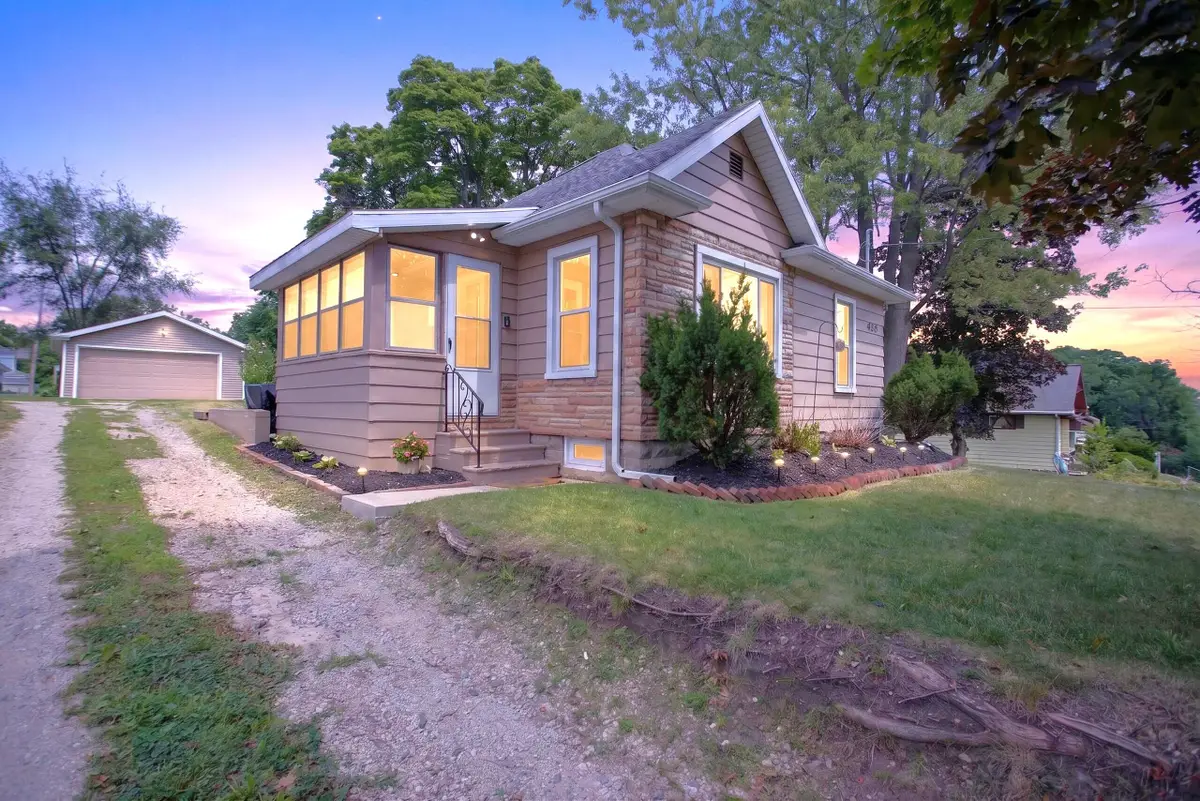 438 W Monroe Street, Jackson, MI 49202 - #1