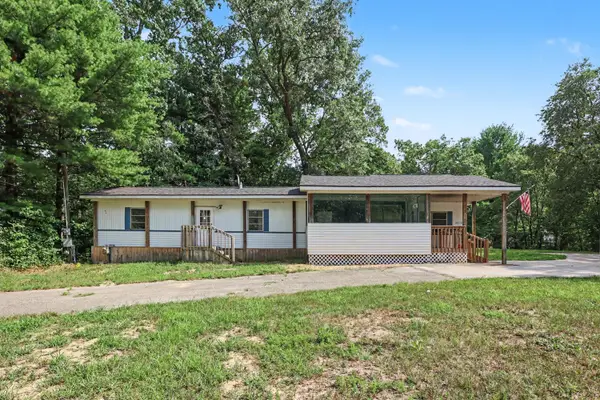 8000 Holton Road, Holton, MI 49425