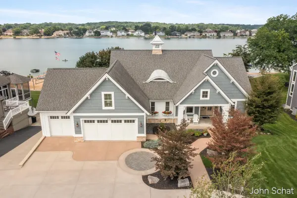 8769 Cedar Lake Drive, Jenison, MI 49428