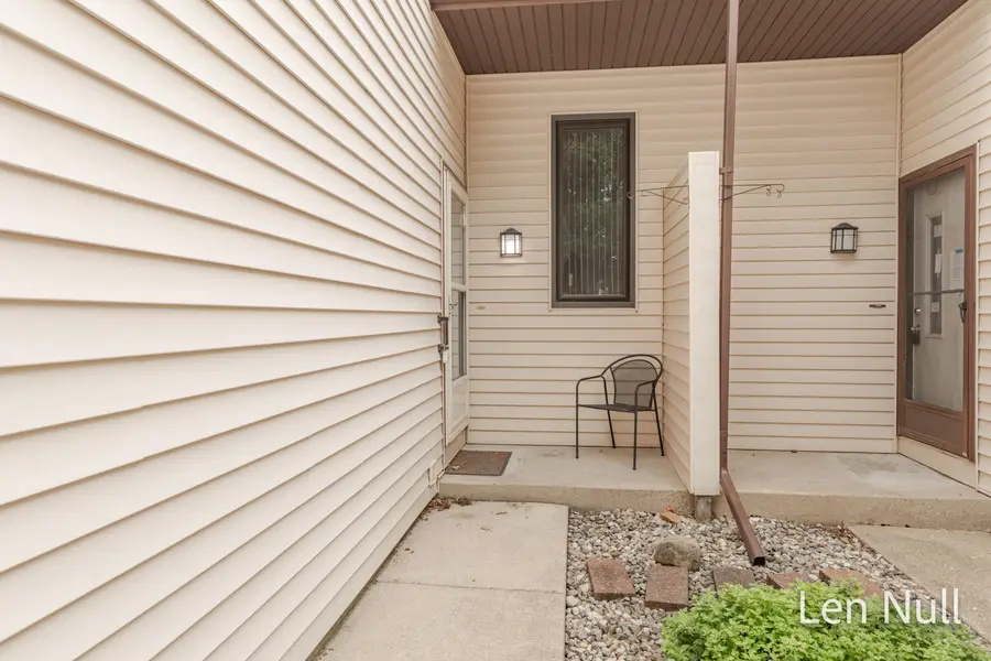 2742 Stonebluff Drive Sw, Wyoming, MI 49519 - #3