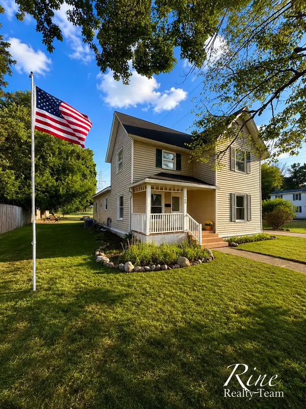 409 W Maple Street, Wayland, MI 49348