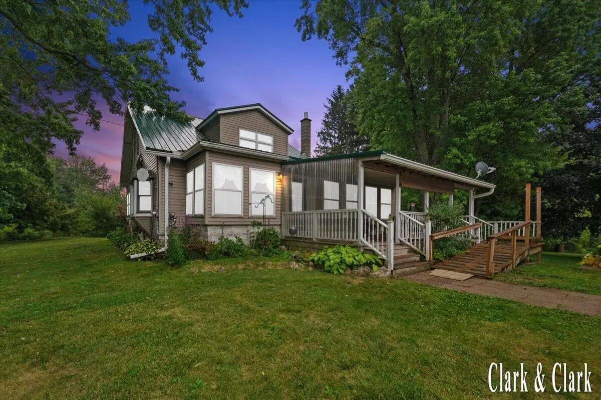 8727 N Amble Road, Howard City, MI 49329 - #1