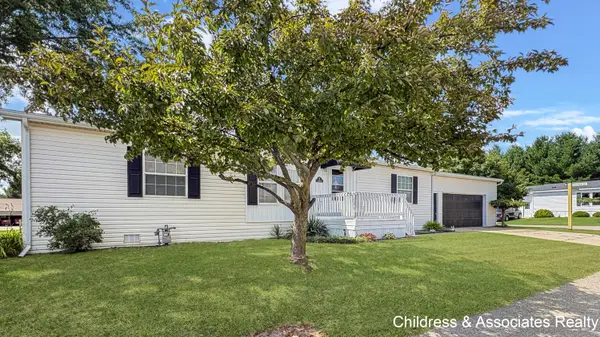 13813 Shamrock Lane, Cedar Springs, MI 49319
