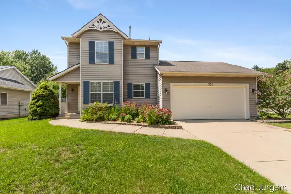 235 Olivia Court Nw, Grand Rapids, MI 49504