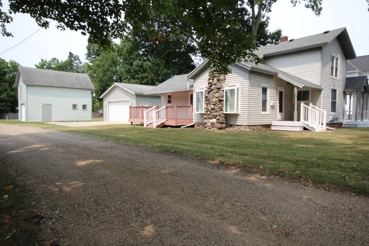 208 S Michigan Avenue, Vicksburg, MI 49097 - #1