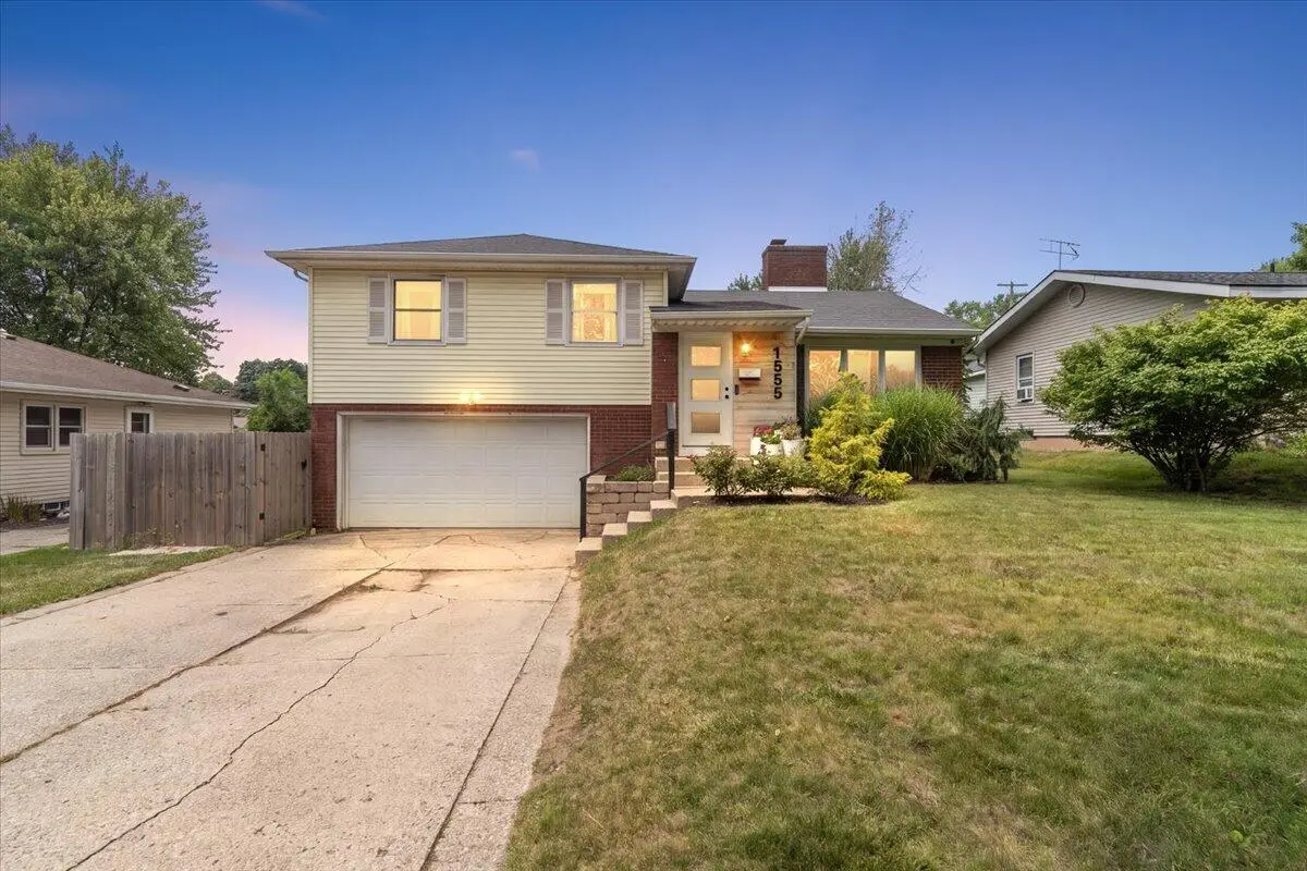 1555 Carlton Avenue Ne, Grand Rapids, MI 49505 - #1