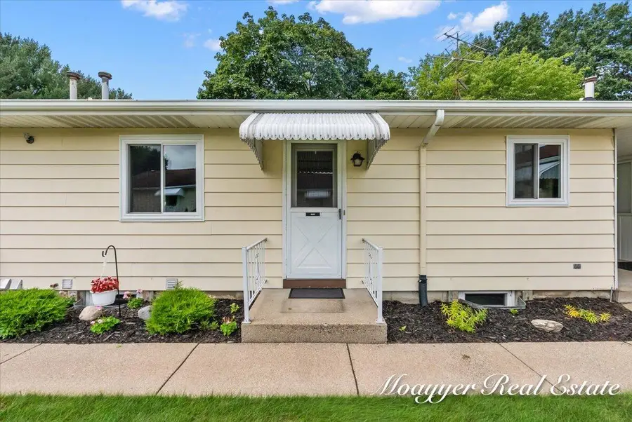 5895 Leisure South Drive Se, Grand Rapids, MI 49548 - #2