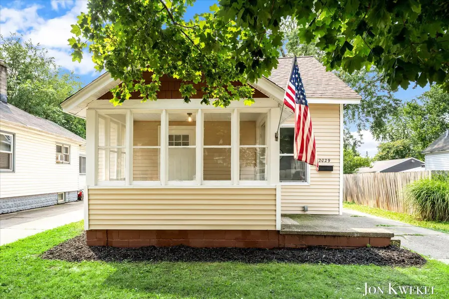 2029 Michael Avenue Sw, Wyoming, MI 49509 - #2