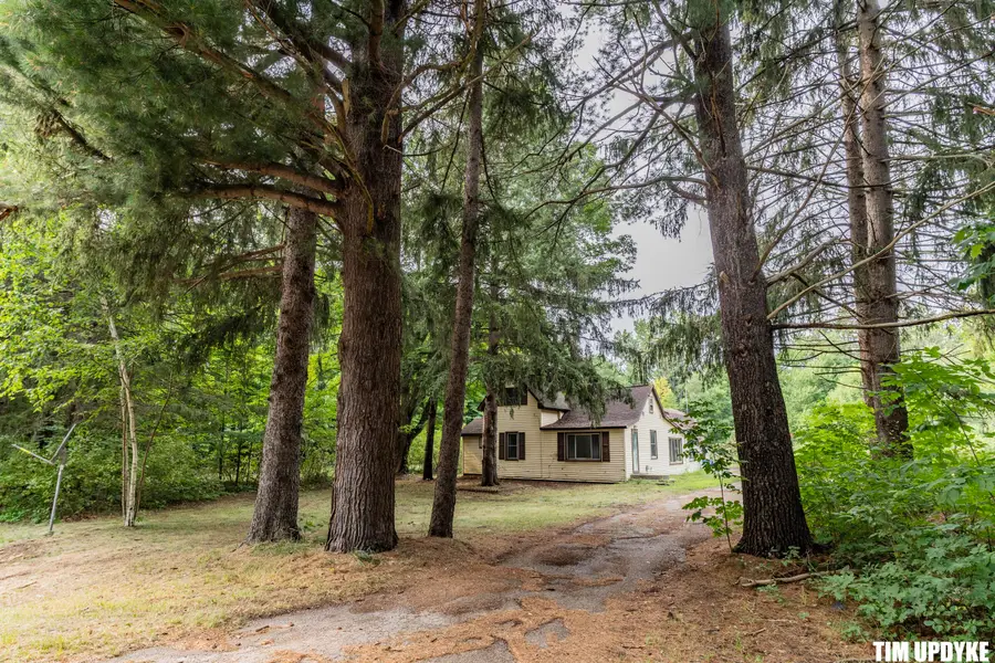 5924 E Sternberg Road, Fruitport, MI 49415 - #2