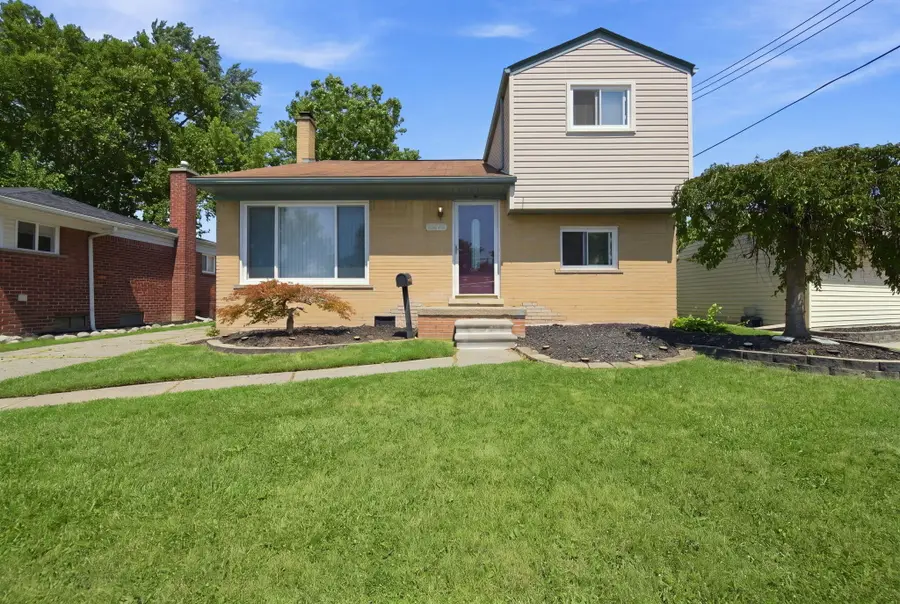 31040 Stephen Avenue, Westland, MI 48185 - #2