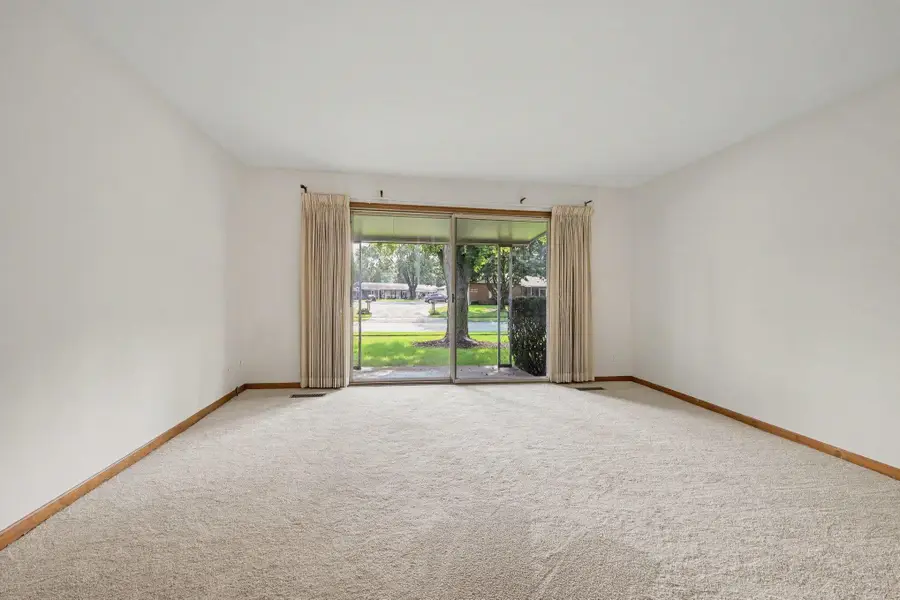 875 Andover Court Se, Kentwood, MI 49508 - #2