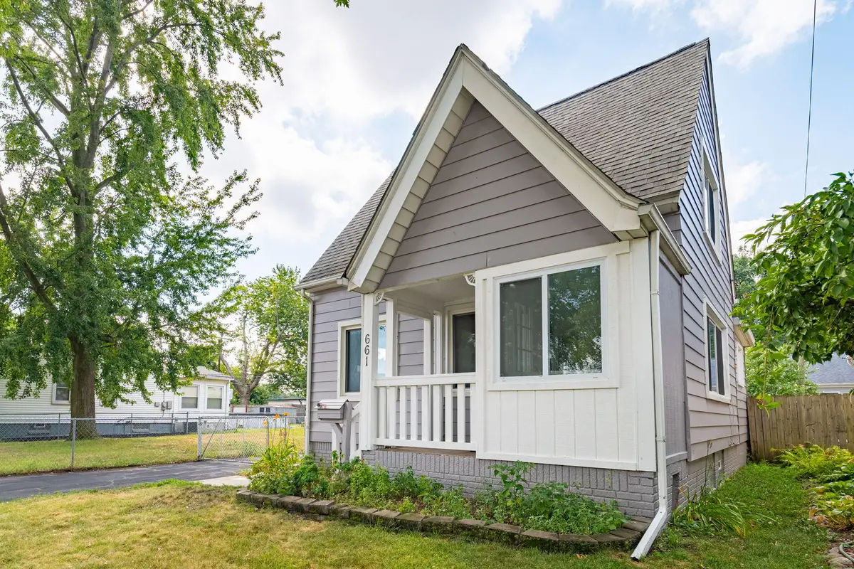 661 W Coy Avenue, Hazel Park, MI 48030 - #1