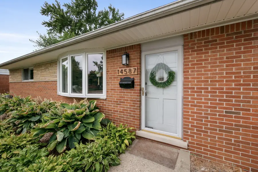 14587 Blue Skies Street, Livonia, MI 48154 - #2