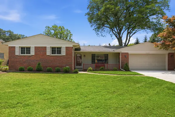 34357 Munger Drive, Livonia, MI 48154