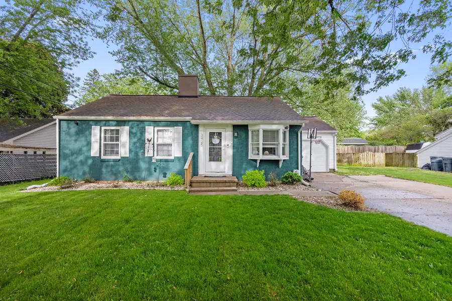 3425 Cambridge Avenue, Jackson, MI 49203 - #2