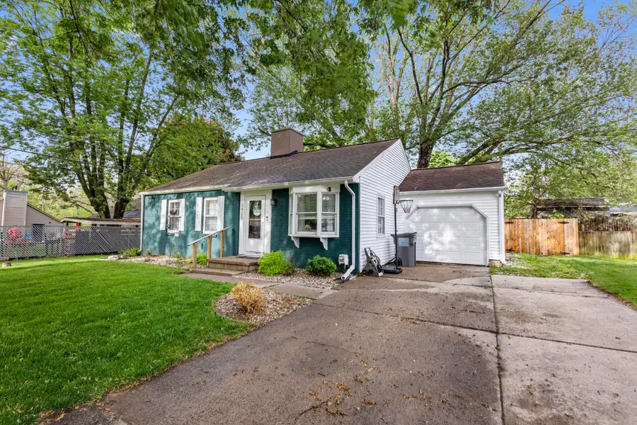 3425 Cambridge Avenue, Jackson, MI 49203 - #3