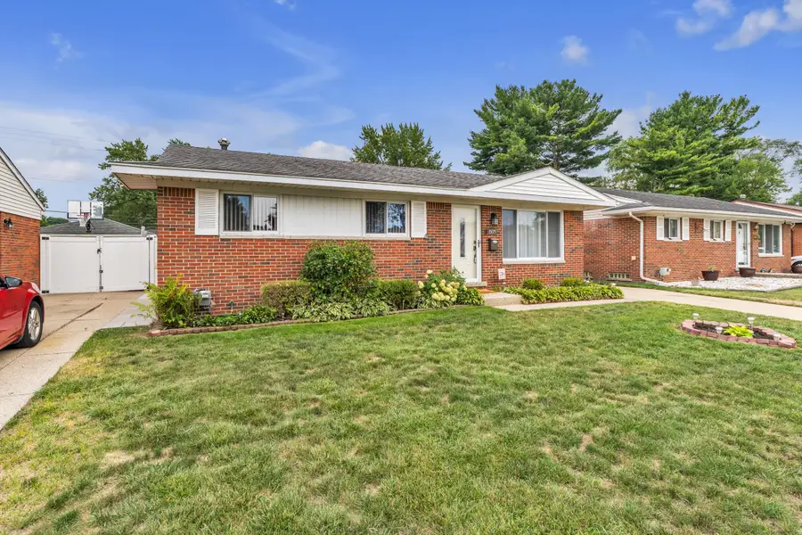 35075 Sansburn Street, Westland, MI 48186 - #3