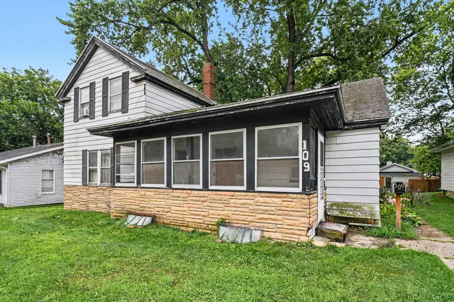 109 W Chicago Street, Buchanan, MI 49107 - #2