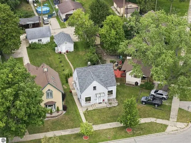 521 E Chapin Street, Cadillac, MI 49601 - #2