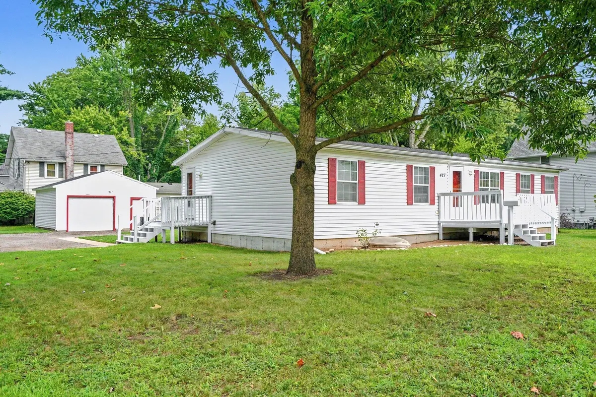 427 E Division Street, Dowagiac, MI 49047 - #1
